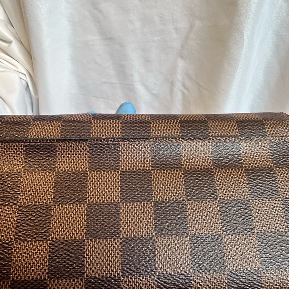 EUC: Louis Vuitton Sara Damier Ebene Long wallet. Very clean. Can use chain: - Picture 10 of 16